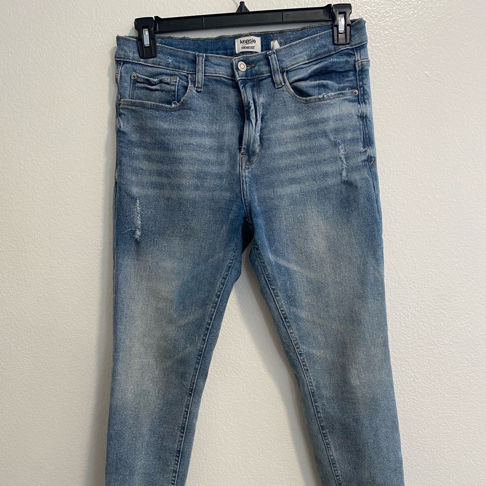 Kensie Ultimate High Rise Skinny - distressed